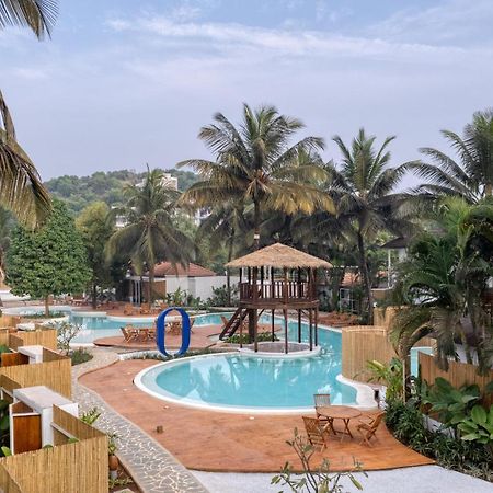 Hotel Azora By Ayatana, Goa Morjim Esterno foto