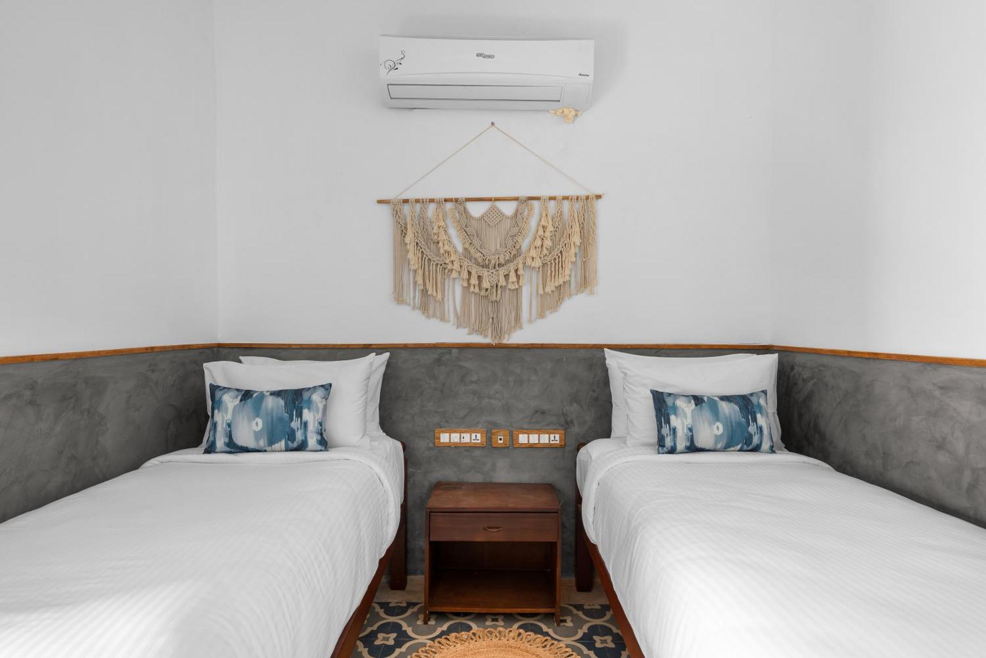 Hotel Azora By Ayatana, Goa Morjim Esterno foto